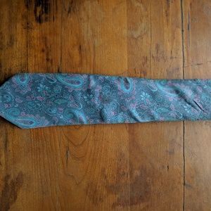 Vintage McCurdy's Italian silk neck tie. EUC.